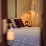 Akvilla House * סאריגרמה