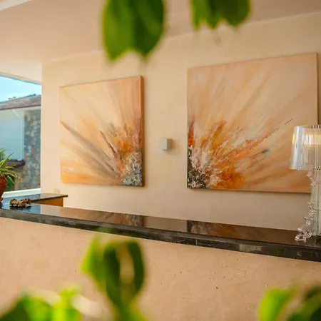 Akvilla House מלון