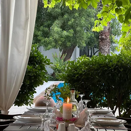 Akvilla House Hotell *