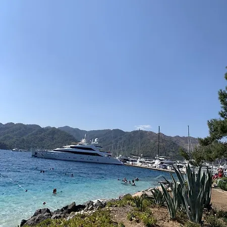 Hotel Akvilla House *