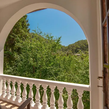 Hotel Akvilla House *